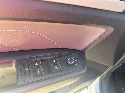 Used 2022 Volkswagen Atlas SE image 46