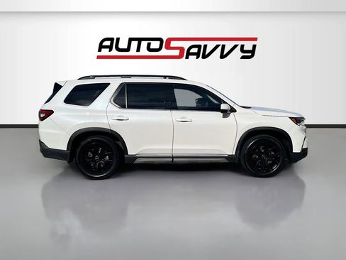 Used 2024 Honda Pilot Touring image 8