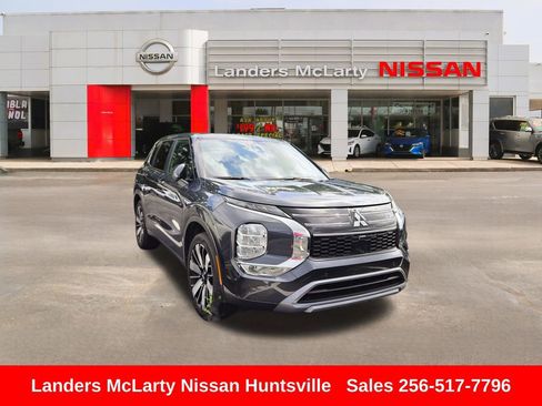 Used 2025 Mitsubishi Outlander SE FWD image 1