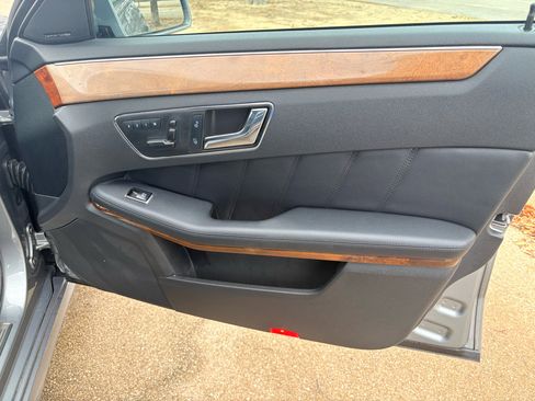 Used 2011 Mercedes-Benz E 350 Sedan image 30