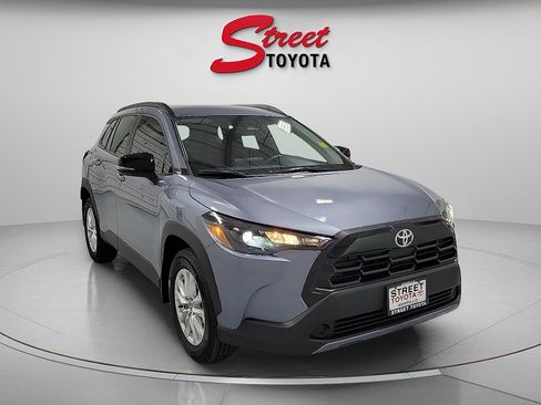 Certified 2026 Toyota Corolla Cross LE FWD image 5
