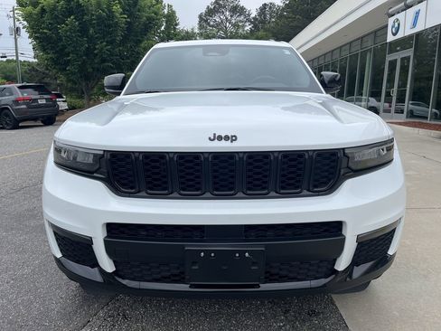 Used 2024 Jeep Grand Cherokee L Limited w/ Black Appearance Package RWD image 10