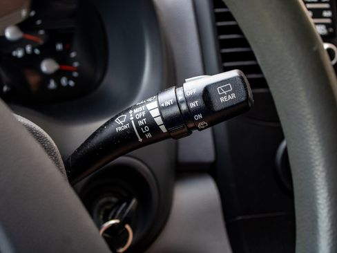Used 2012 Kia Sedona LX FWD image 29