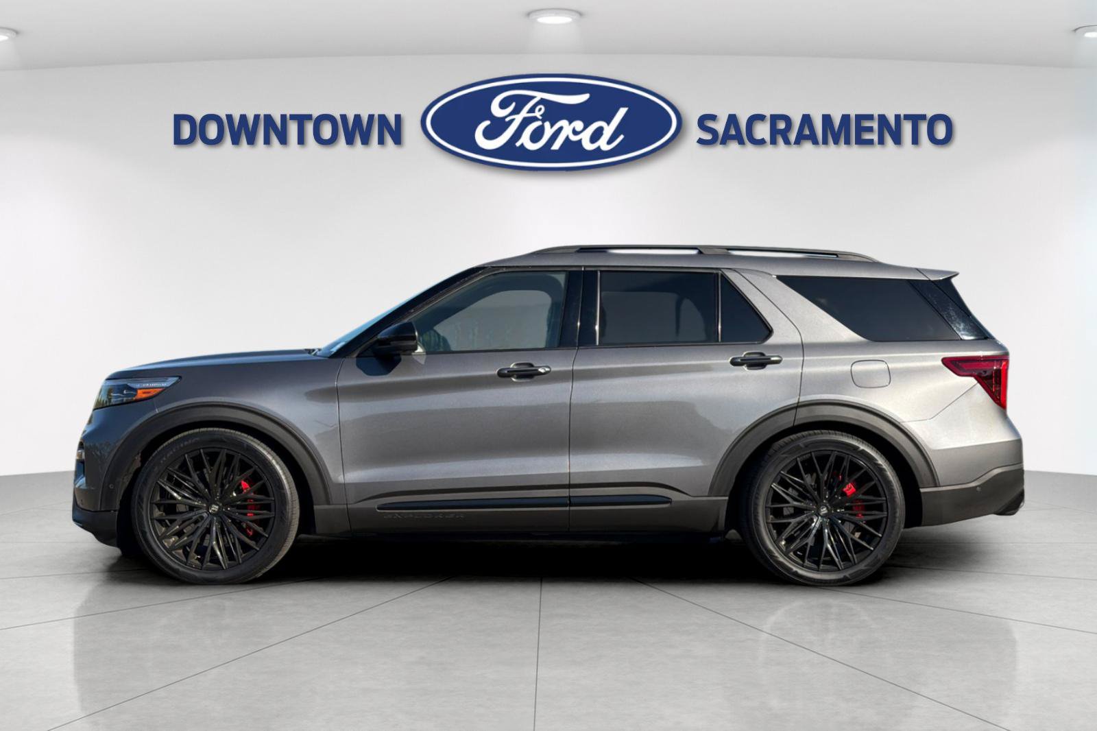 Used 2021 Ford Explorer ST w/ Equipment Group 401A AWD/4WD image 2