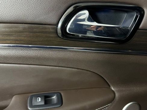 Used 2019 Jeep Grand Cherokee Overland image 23