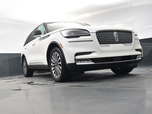 Used 2020 Lincoln Aviator Reserve w/ Elements Package Plus image 28