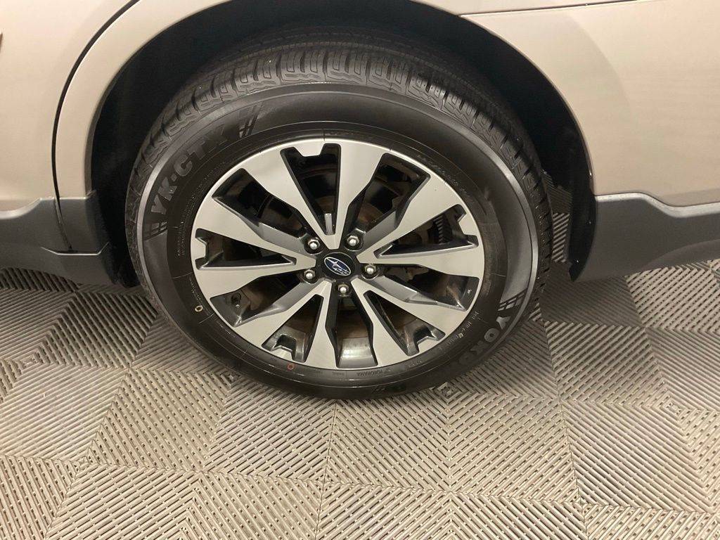 Used 2017 Subaru Outback 2.5i Limited AWD/4WD image 12