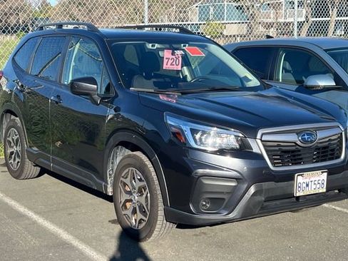 Used 2019 Subaru Forester Premium image 2