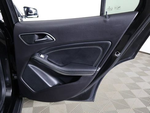 Used 2020 Mercedes-Benz GLA 250 4MATIC image 27