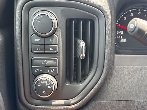 Used 2024 Chevrolet Silverado 1500 Custom Trail Boss w/ Turbomax Blackout Package AWD/4WD image 31