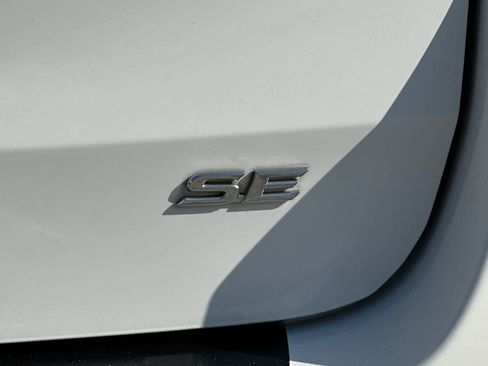 Used 2017 Toyota Sienna SE image 26