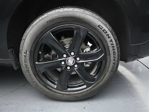 Used 2024 Buick Enclave Essence w/ Experience Buick Package FWD image 10