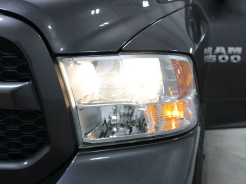 Used 2015 RAM 1500 Express RWD image 22