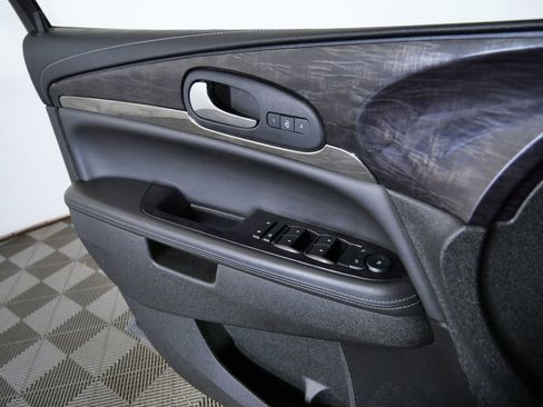Used 2017 Buick Enclave Leather w/ Trailering Package FWD image 25