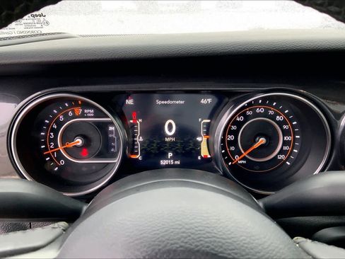 Used 2022 Jeep Gladiator Sport image 25