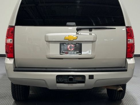 Used 2007 Chevrolet Suburban 2500 w/ Skid Plate Package AWD/4WD image 6
