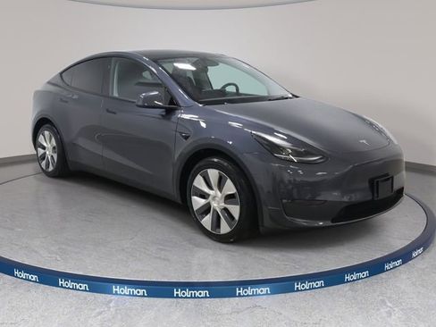 Used 2023 Tesla Model Y Long Range image 4