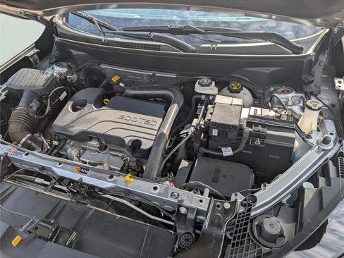 Used 2024 GMC Terrain SLT image 33