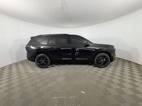 Used 2024 Chevrolet Traverse RS image 36