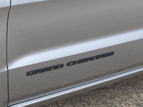 Certified 2020 Jeep Grand Cherokee Altitude AWD/4WD image 13