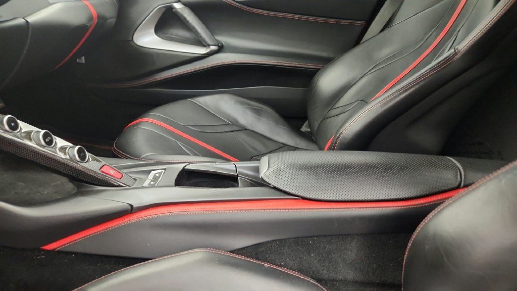 Used 2018 Ferrari 812 Superfast RWD image 39