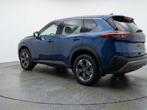 Used 2025 Nissan Rogue SV AWD/4WD image 6