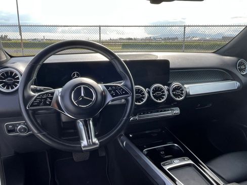 Used 2024 Mercedes-Benz EQB 250+ image 37