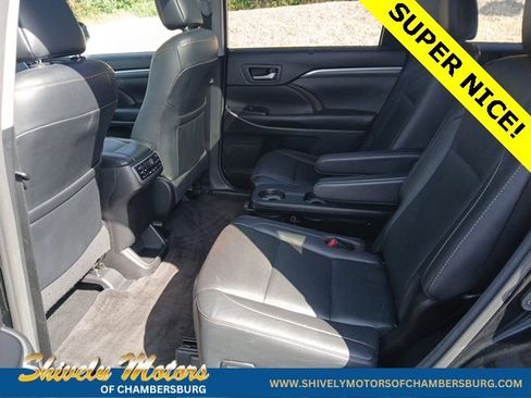 Used 2018 Toyota Highlander Limited Platinum image 12