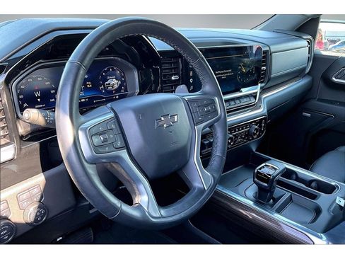 Used 2024 Chevrolet Silverado 1500 LT Trail Boss w/ LT Trail Boss Premium Package AWD/4WD image 18