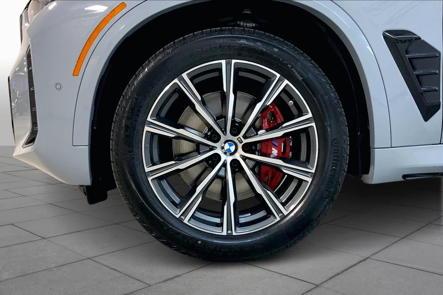 Used 2026 BMW X5 xDrive40i w/ M Sport Package AWD/4WD image 11