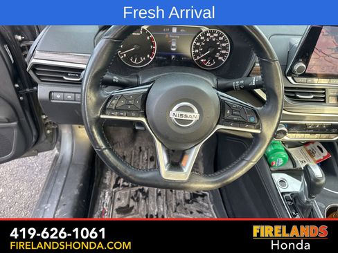 Used 2019 Nissan Altima 2.0 Platinum image 18