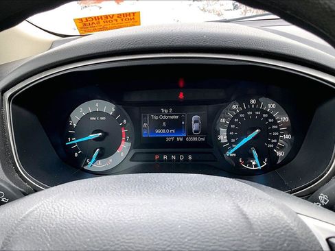 Used 2018 Ford Fusion SE image 11