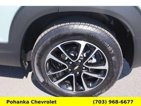 Certified 2025 Chevrolet TrailBlazer LT w/ Convenience Package FWD image 31