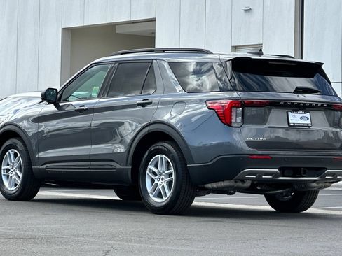 New 2026 Ford Explorer Active w/ Active Comfort Package RWD image 5