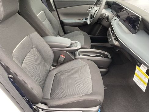New 2026 Nissan Leaf w/ Illuminated Package FWD image 9