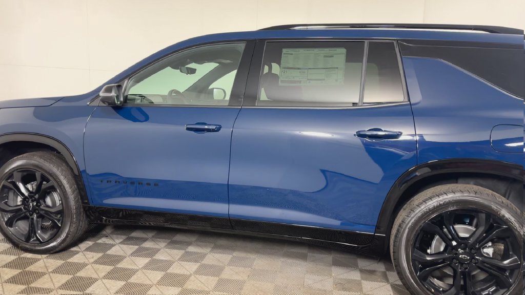 New 2027 Chevrolet Traverse RS w/ LPO, Floor Liner Package AWD/4WD image 7