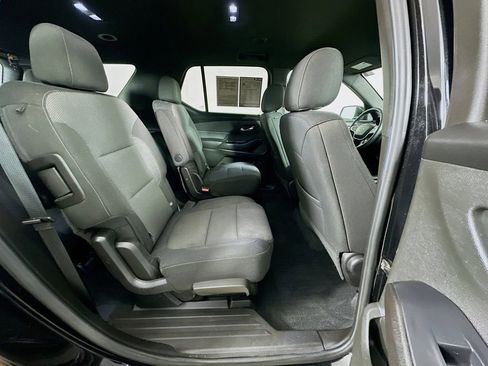 Used 2022 Chevrolet Traverse LT image 8