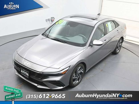 Used 2024 Hyundai Elantra SEL w/ Convenience Package FWD image 33