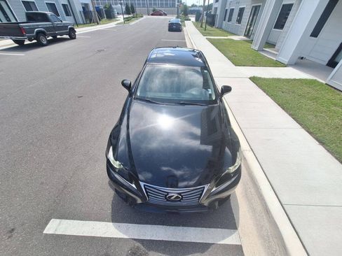 Used 2014 Lexus IS 250 w/ Navigation Package RWD image 3