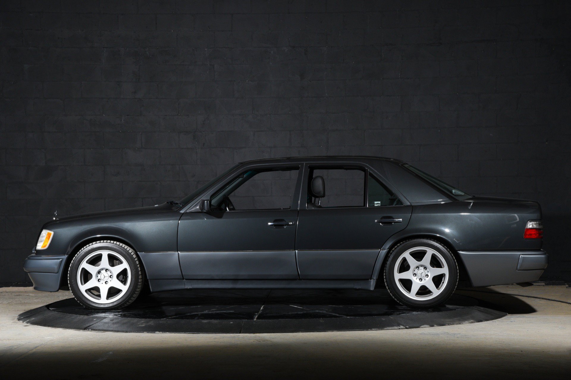 Used 1994 Mercedes-Benz E 500 Sedan image 10