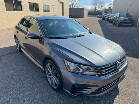 Used 2017 Volkswagen Passat 1.8T R-Line FWD image 12