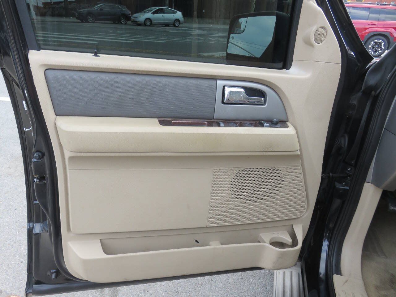 Used 2014 Ford Expedition EL XLT w/ Equipment Group 202A AWD/4WD image 28