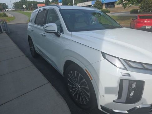Used 2023 Hyundai Palisade Calligraphy w/ Cargo Package FWD image 11