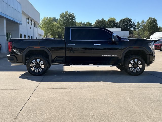 Used 2025 GMC Sierra 2500 Denali w/ Denali Reserve Package AWD/4WD image 2