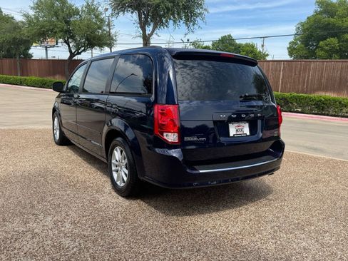 Used 2016 Dodge Grand Caravan SXT w/ Rear Park Assist Package FWD image 11