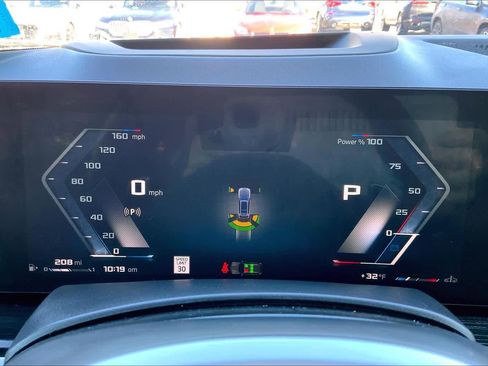 Certified 2025 BMW X7 M60i w/ Climate Comfort Package image 26