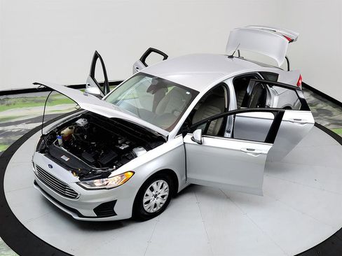 Used 2019 Ford Fusion S image 36