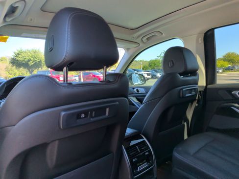 Used 2020 BMW X7 xDrive40i w/ Premium Package image 30