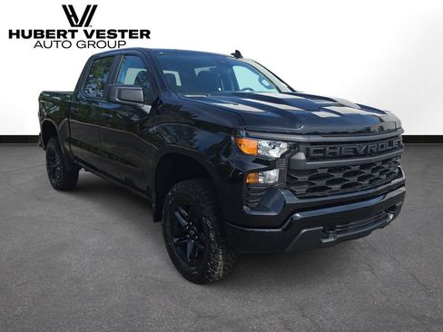 New 2026 Chevrolet Silverado 1500 Custom Trail Boss w/ Midnight Edition AWD/4WD image 4