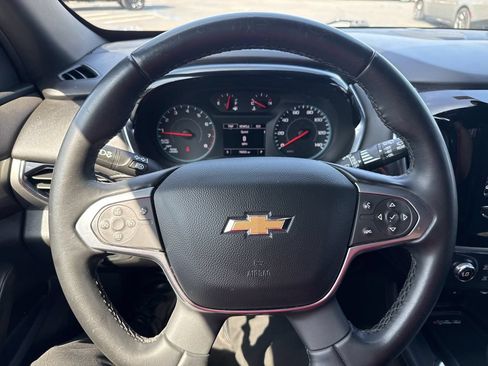 Used 2023 Chevrolet Traverse LT FWD image 19
